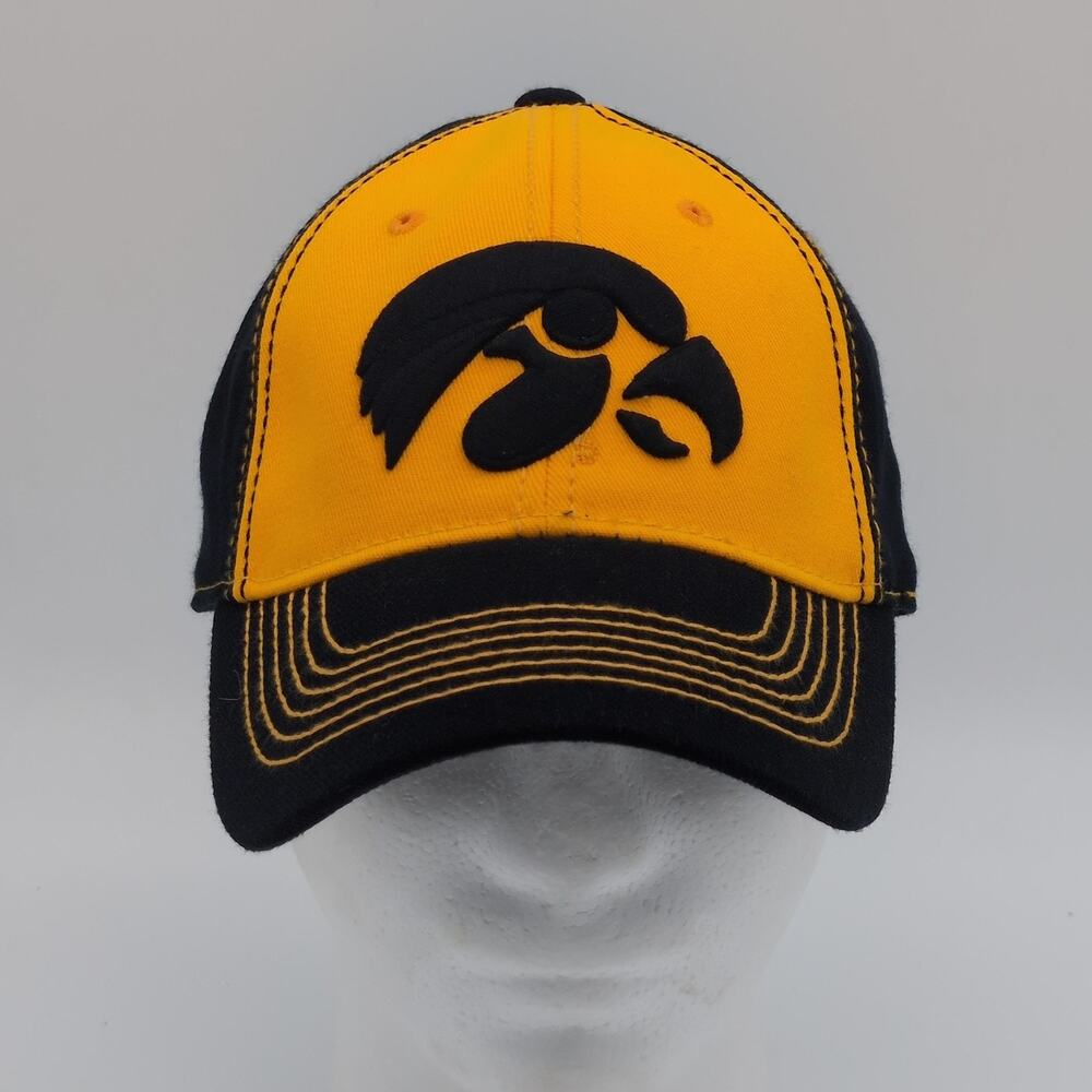 Iowa Hawkeyes Hat Mens One Size Yellow Fitted Cap NCAA Football Top Of The World